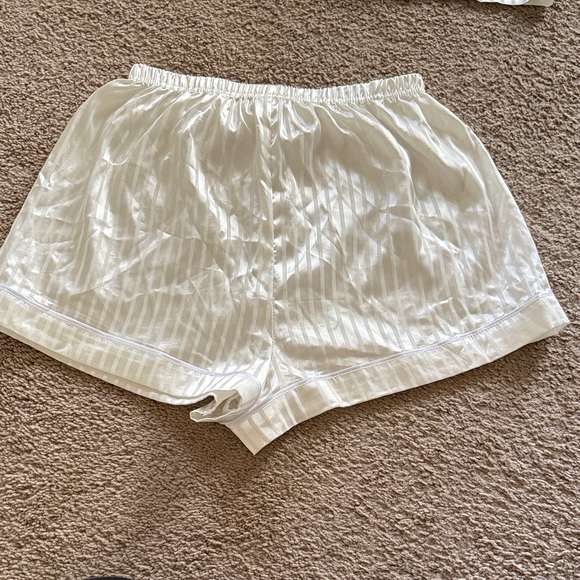 Women’s White Satin Sleepwear Set - Picture 5 of 8